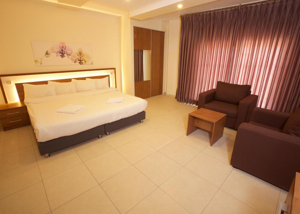 Lujain Hotel فندق النور واللجين アンマン エクステリア 写真