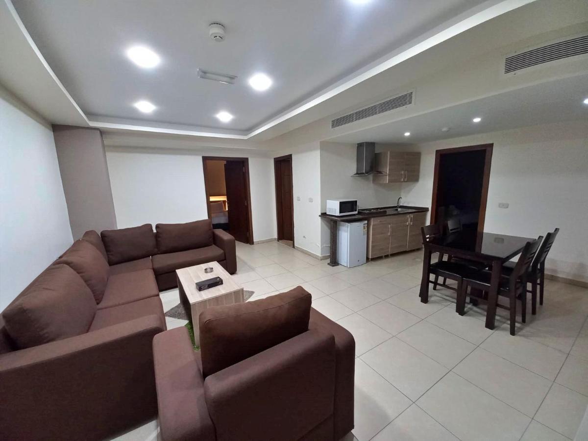 Lujain Hotel فندق النور واللجين アンマン エクステリア 写真