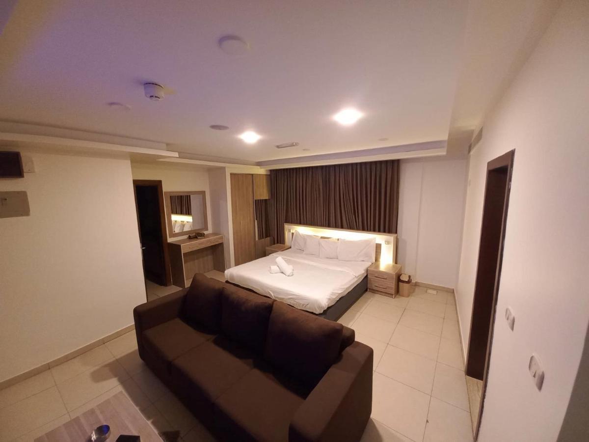Lujain Hotel فندق النور واللجين アンマン エクステリア 写真