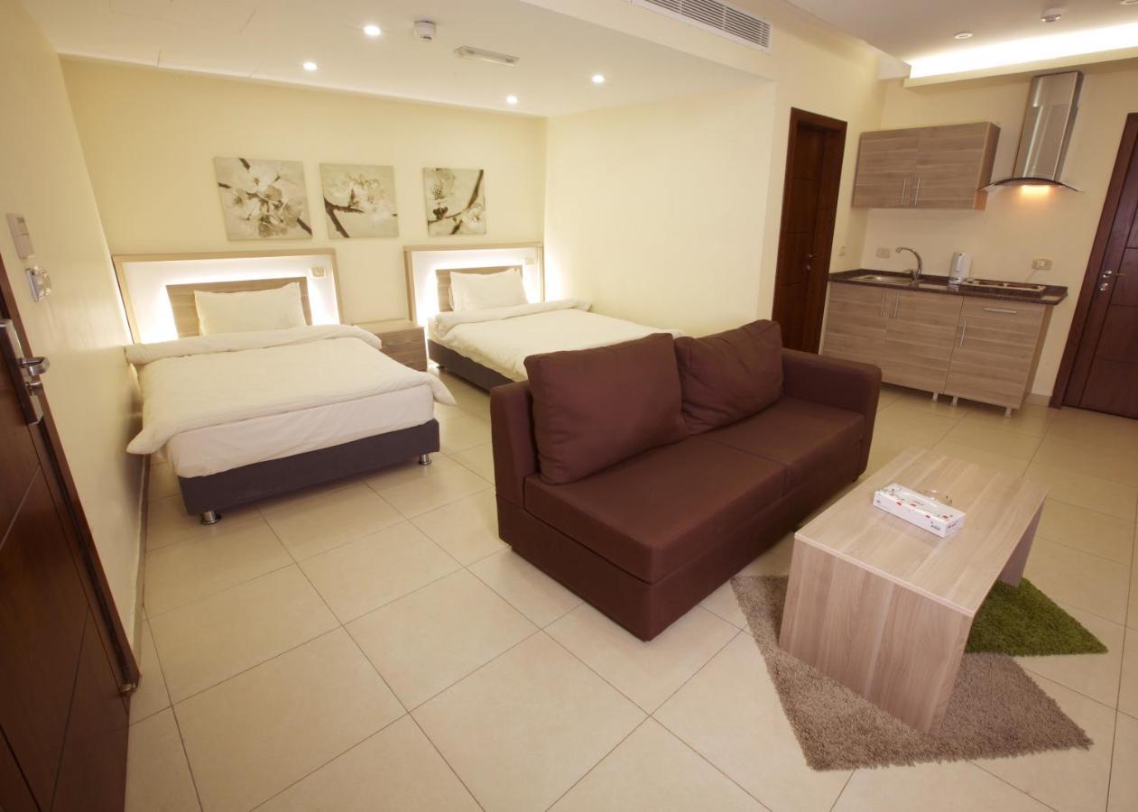 Lujain Hotel فندق النور واللجين アンマン エクステリア 写真