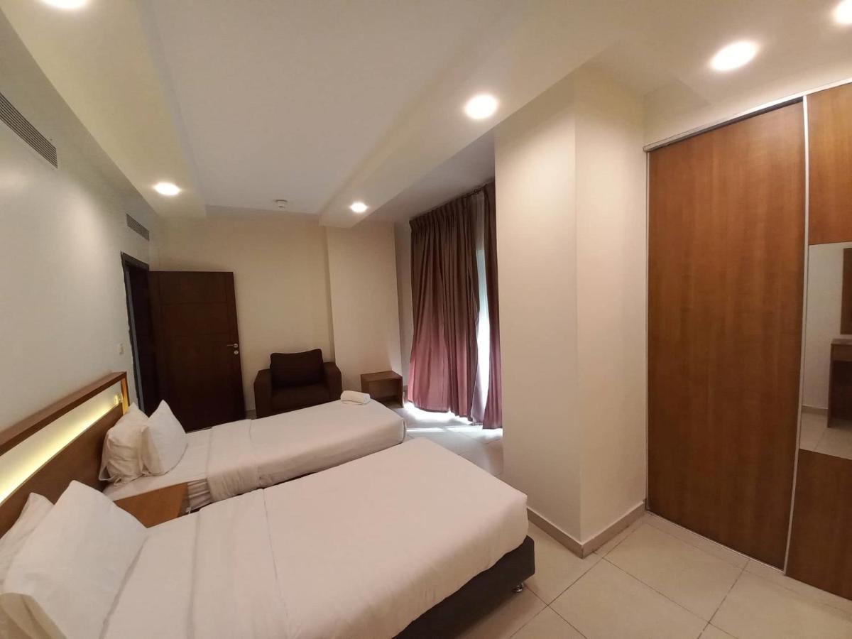 Lujain Hotel فندق النور واللجين アンマン エクステリア 写真