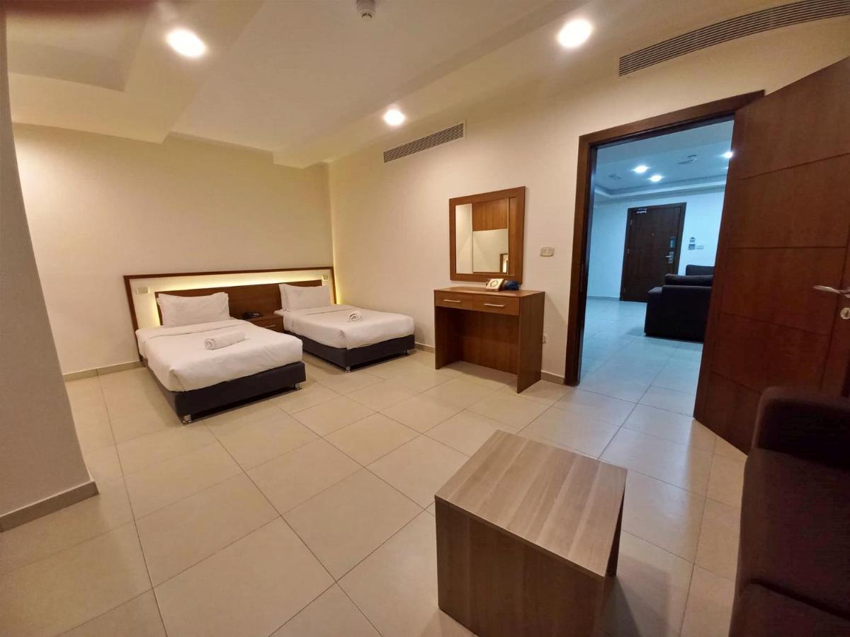 Lujain Hotel فندق النور واللجين アンマン エクステリア 写真