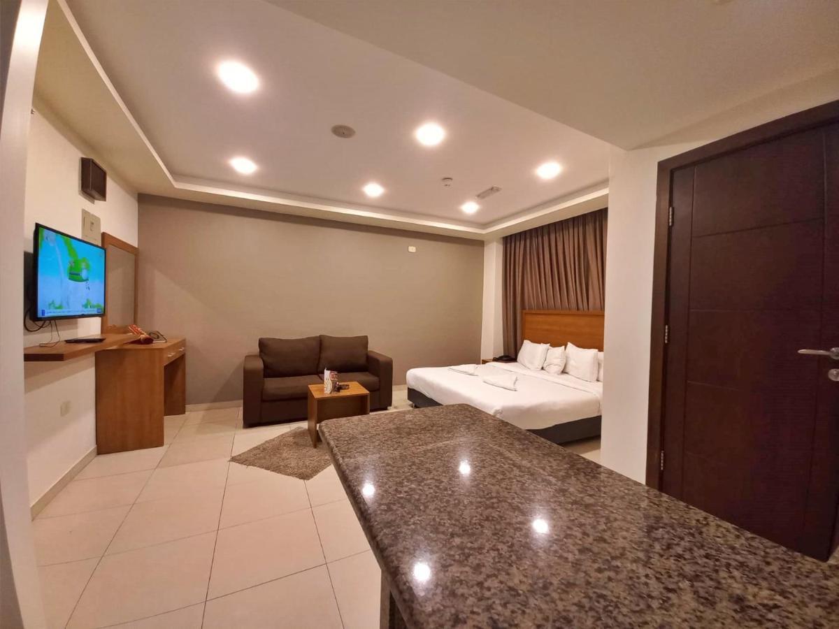 Lujain Hotel فندق النور واللجين アンマン エクステリア 写真