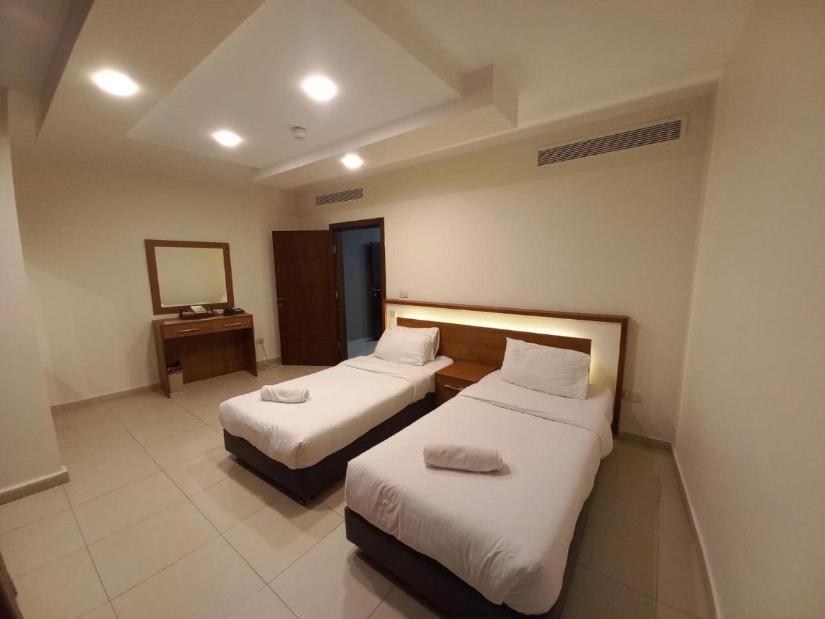 Lujain Hotel فندق النور واللجين アンマン エクステリア 写真