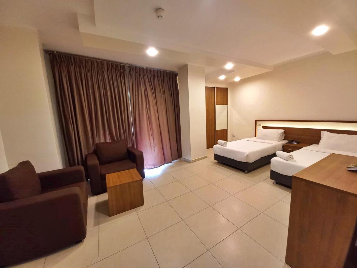 Lujain Hotel فندق النور واللجين アンマン エクステリア 写真