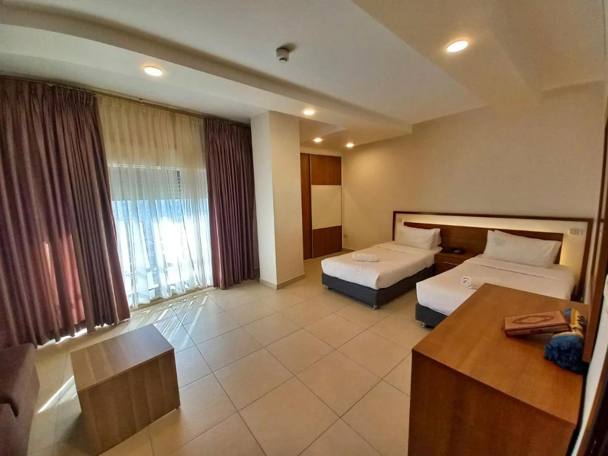Lujain Hotel فندق النور واللجين アンマン エクステリア 写真