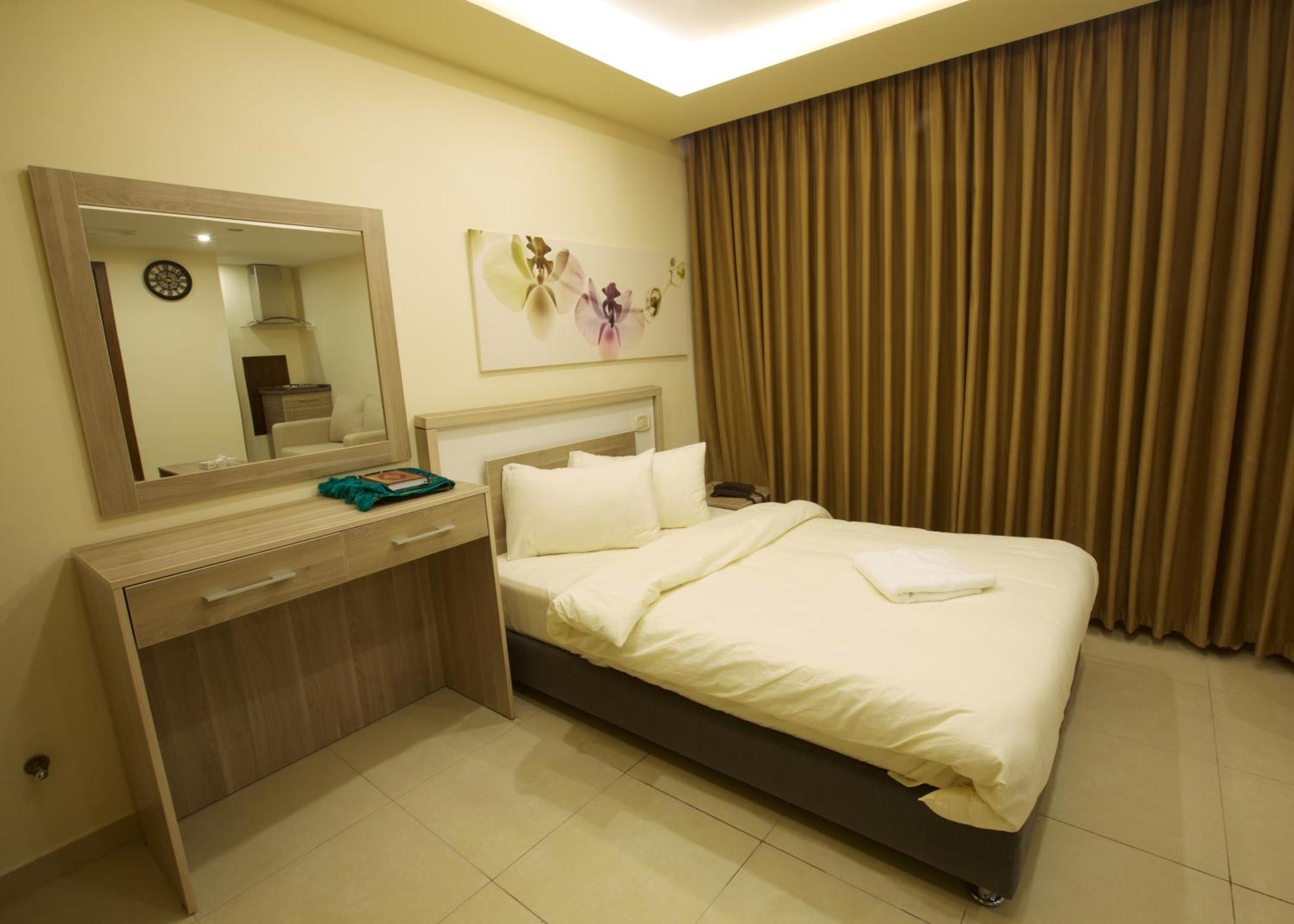 Lujain Hotel فندق النور واللجين アンマン 部屋 写真