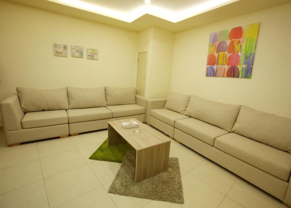 Lujain Hotel فندق النور واللجين アンマン 部屋 写真