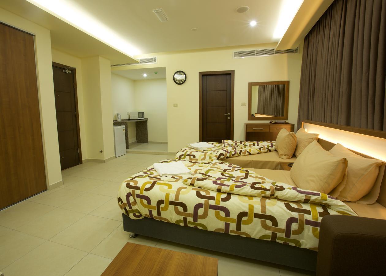 Lujain Hotel فندق النور واللجين アンマン 部屋 写真