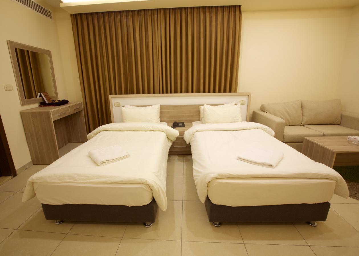 Lujain Hotel فندق النور واللجين アンマン 部屋 写真