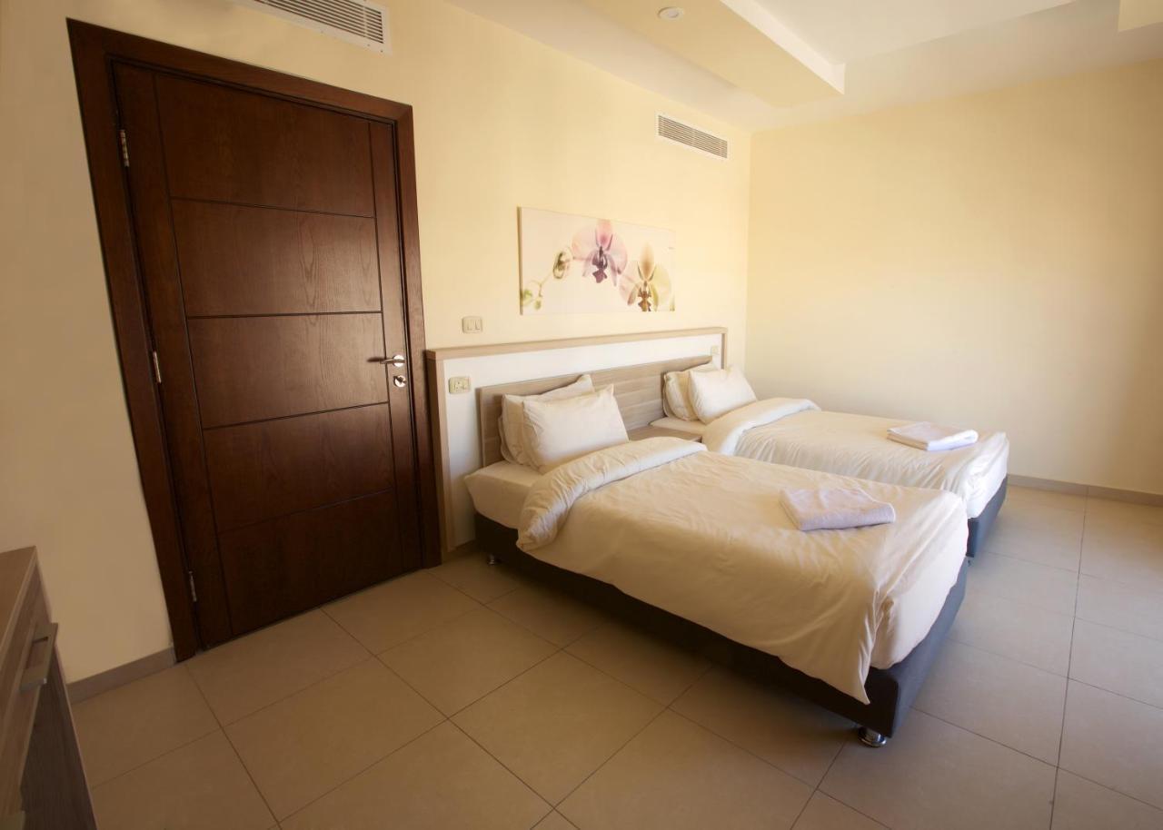 Lujain Hotel فندق النور واللجين アンマン 部屋 写真
