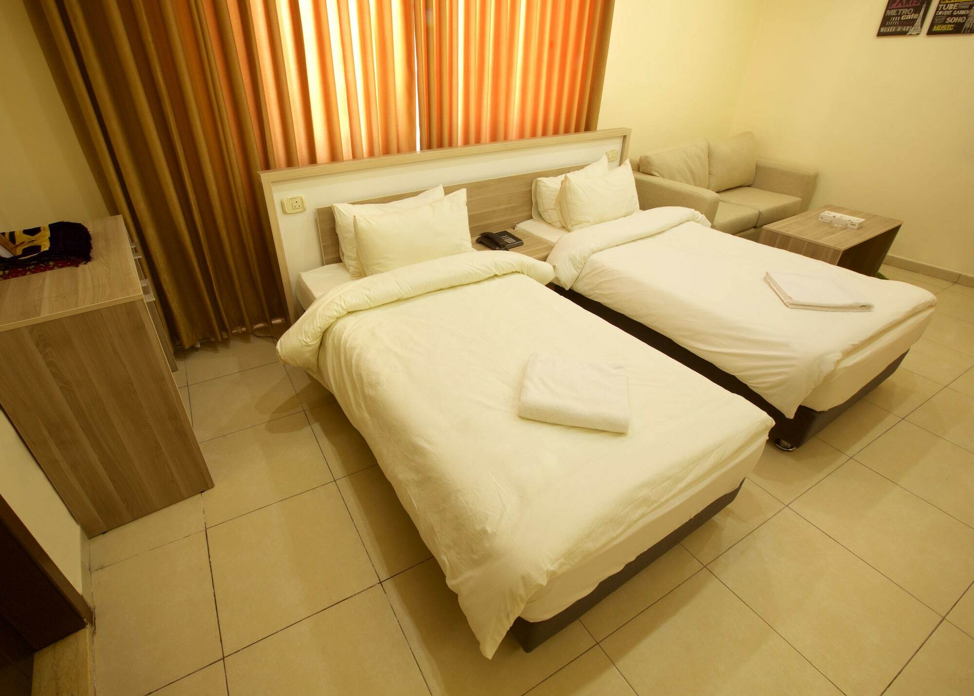 Lujain Hotel فندق النور واللجين アンマン エクステリア 写真