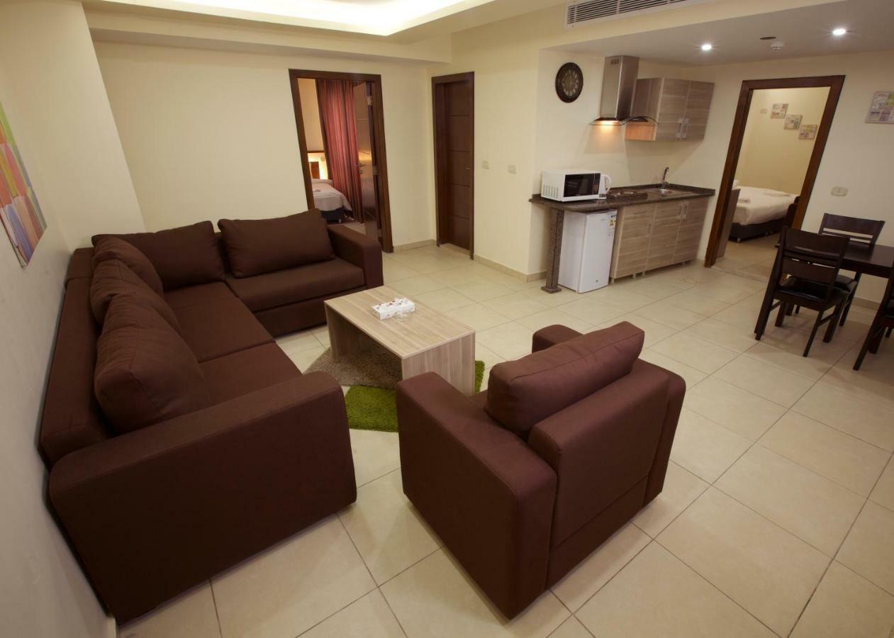 Lujain Hotel فندق النور واللجين アンマン エクステリア 写真