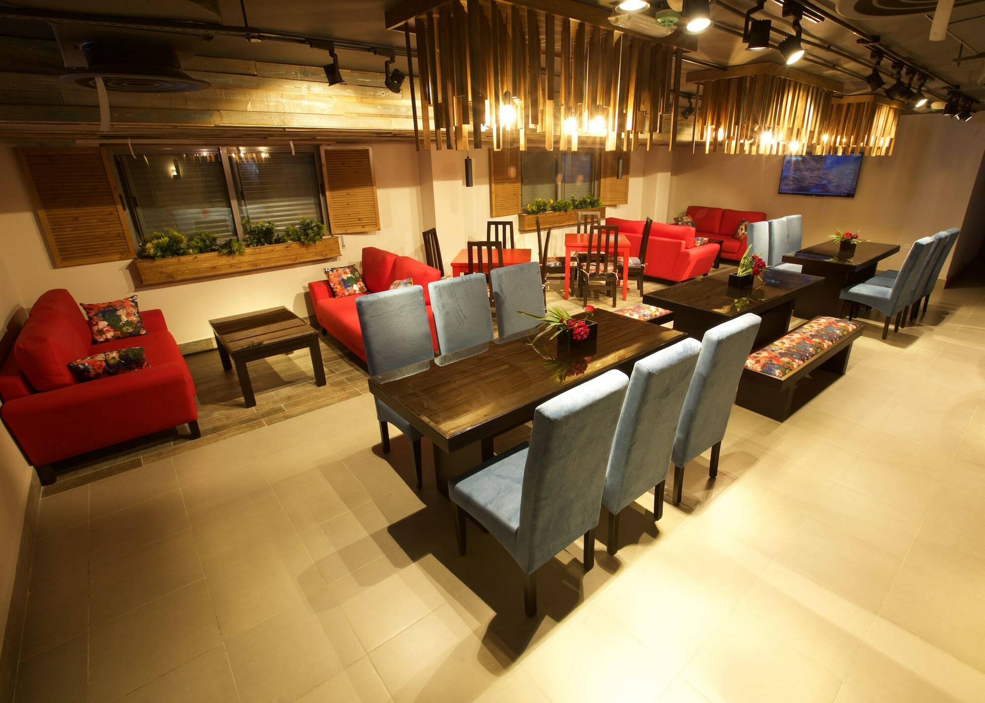 Lujain Hotel فندق النور واللجين アンマン エクステリア 写真