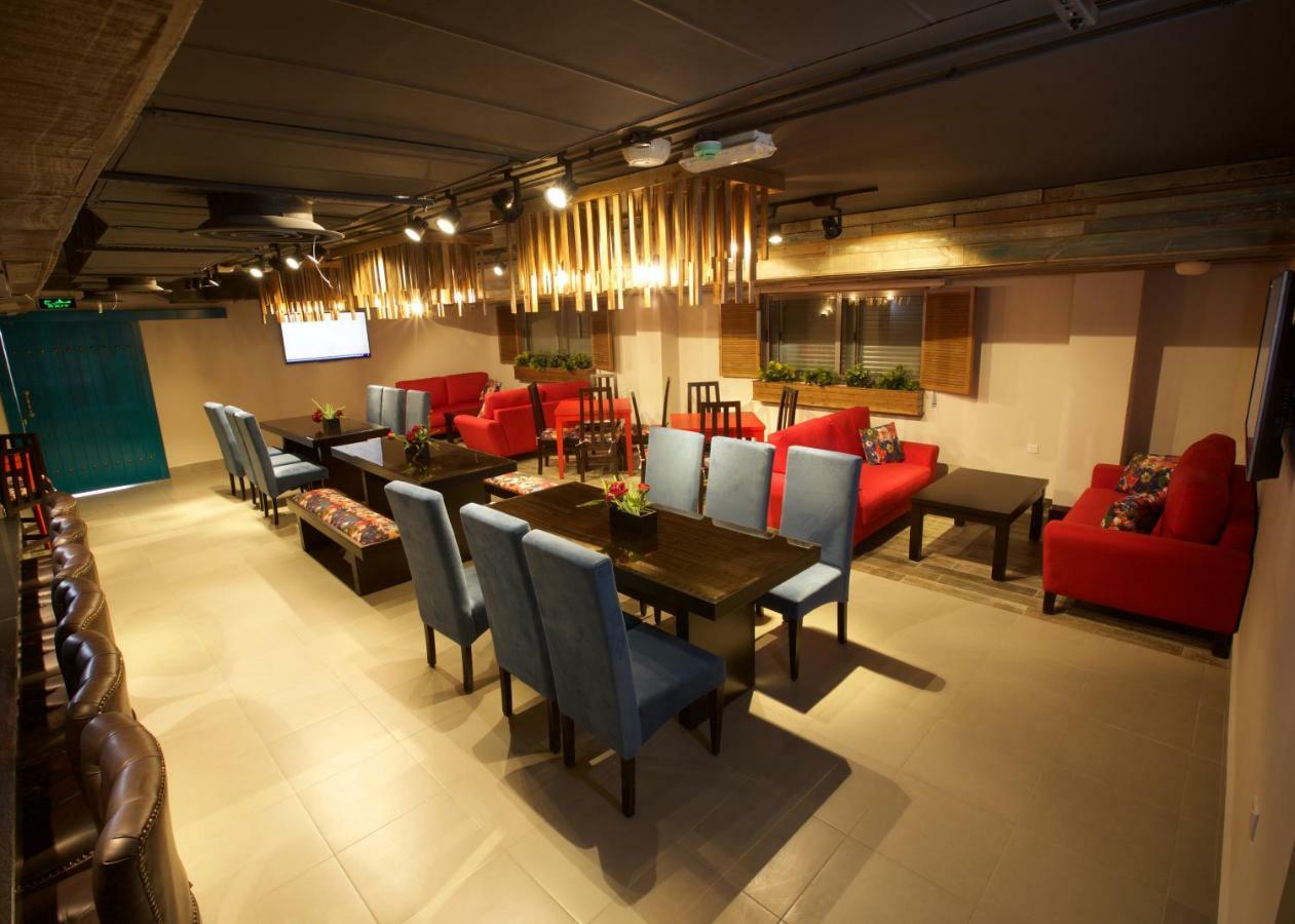 Lujain Hotel فندق النور واللجين アンマン エクステリア 写真